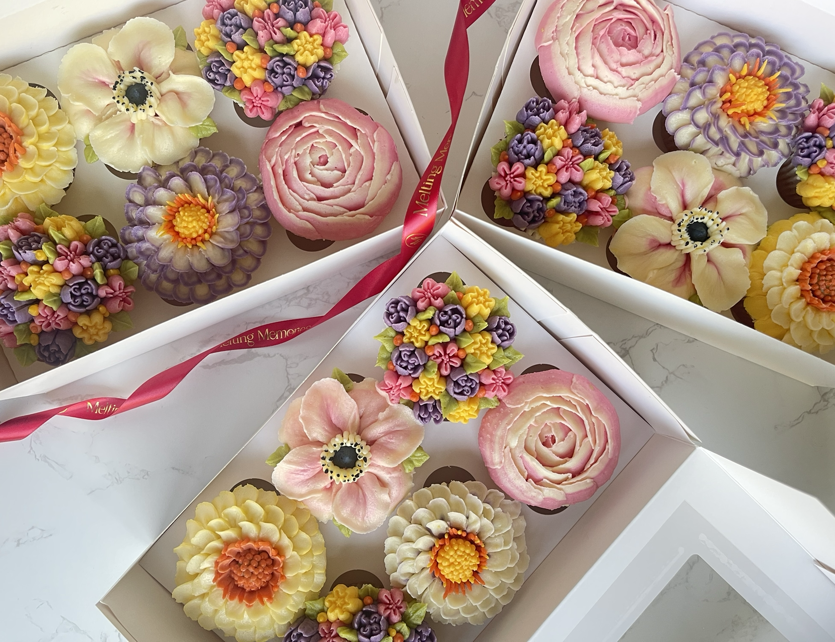 Large Box Classic Floral Cupcakes