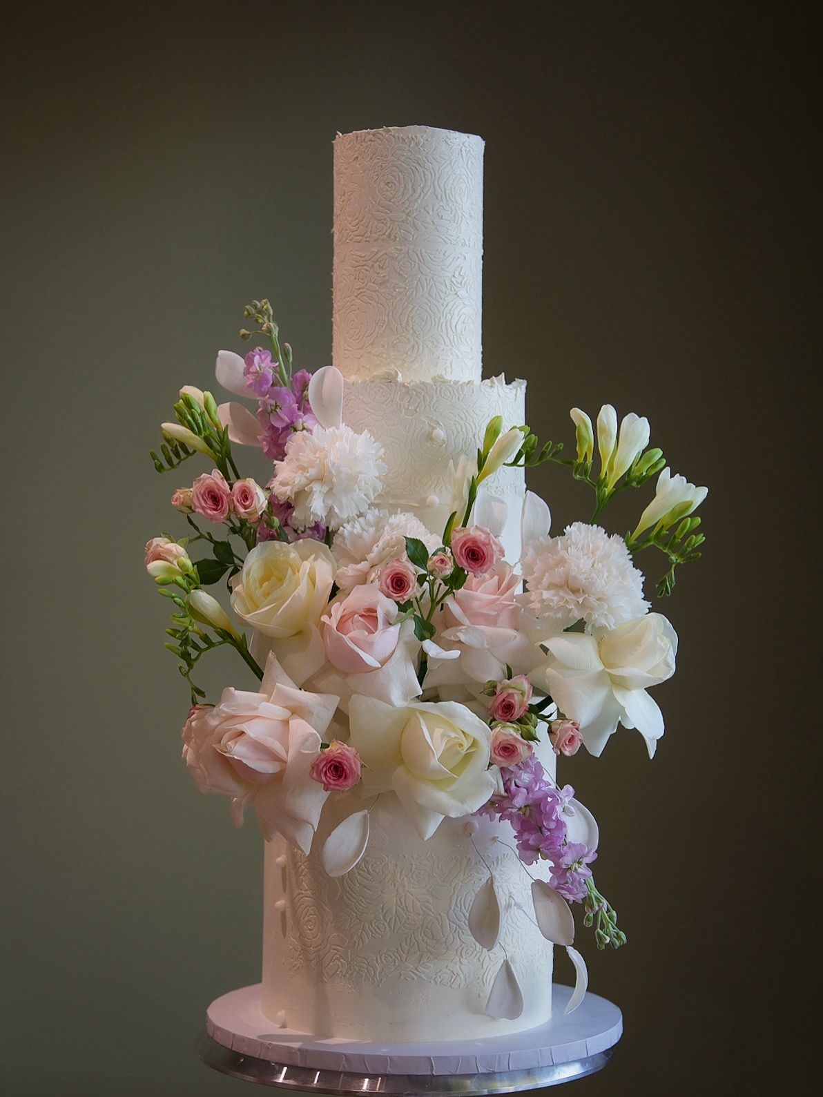 elegant wedding cake northampton 